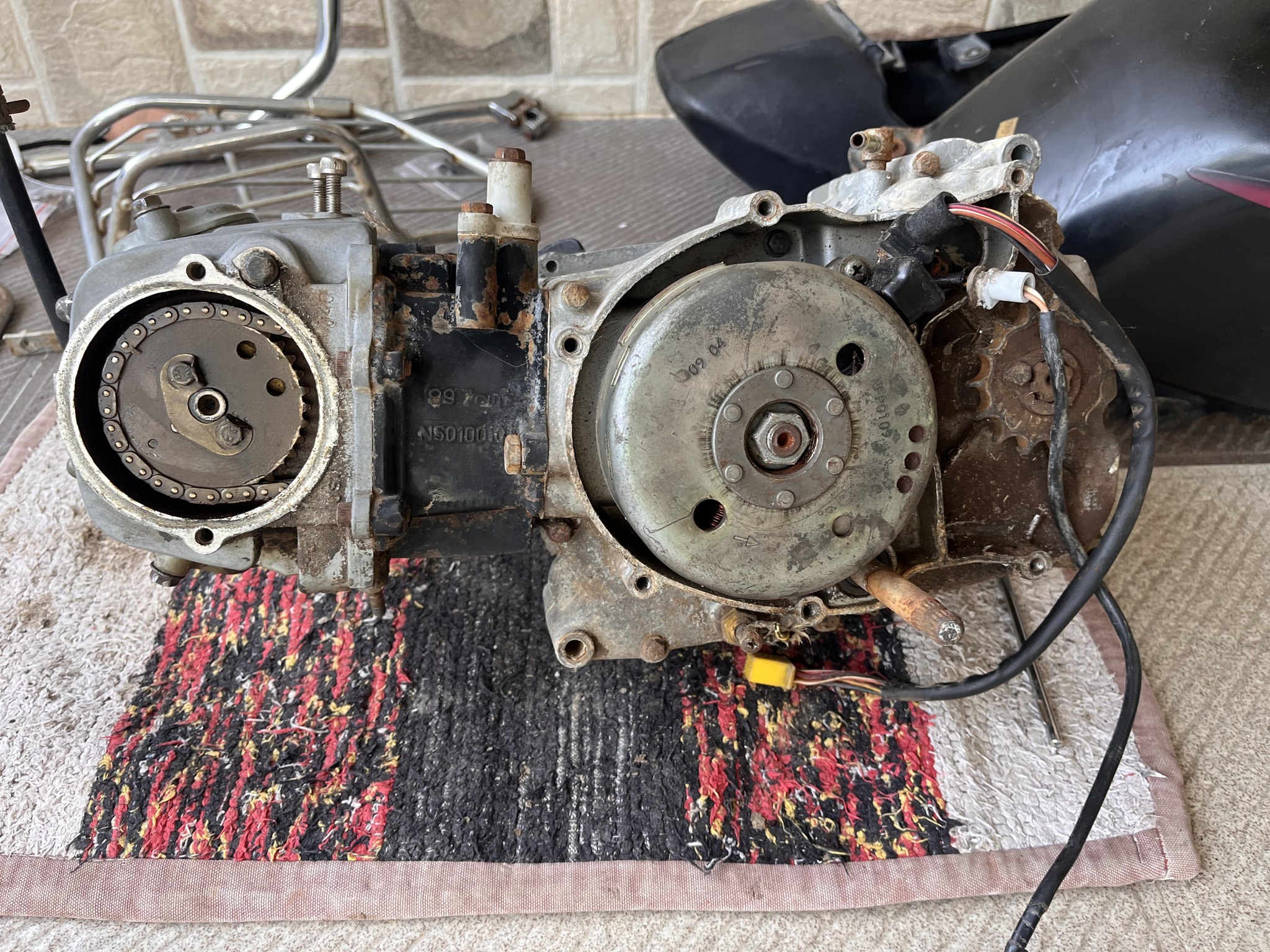Removed engine, flywheel side