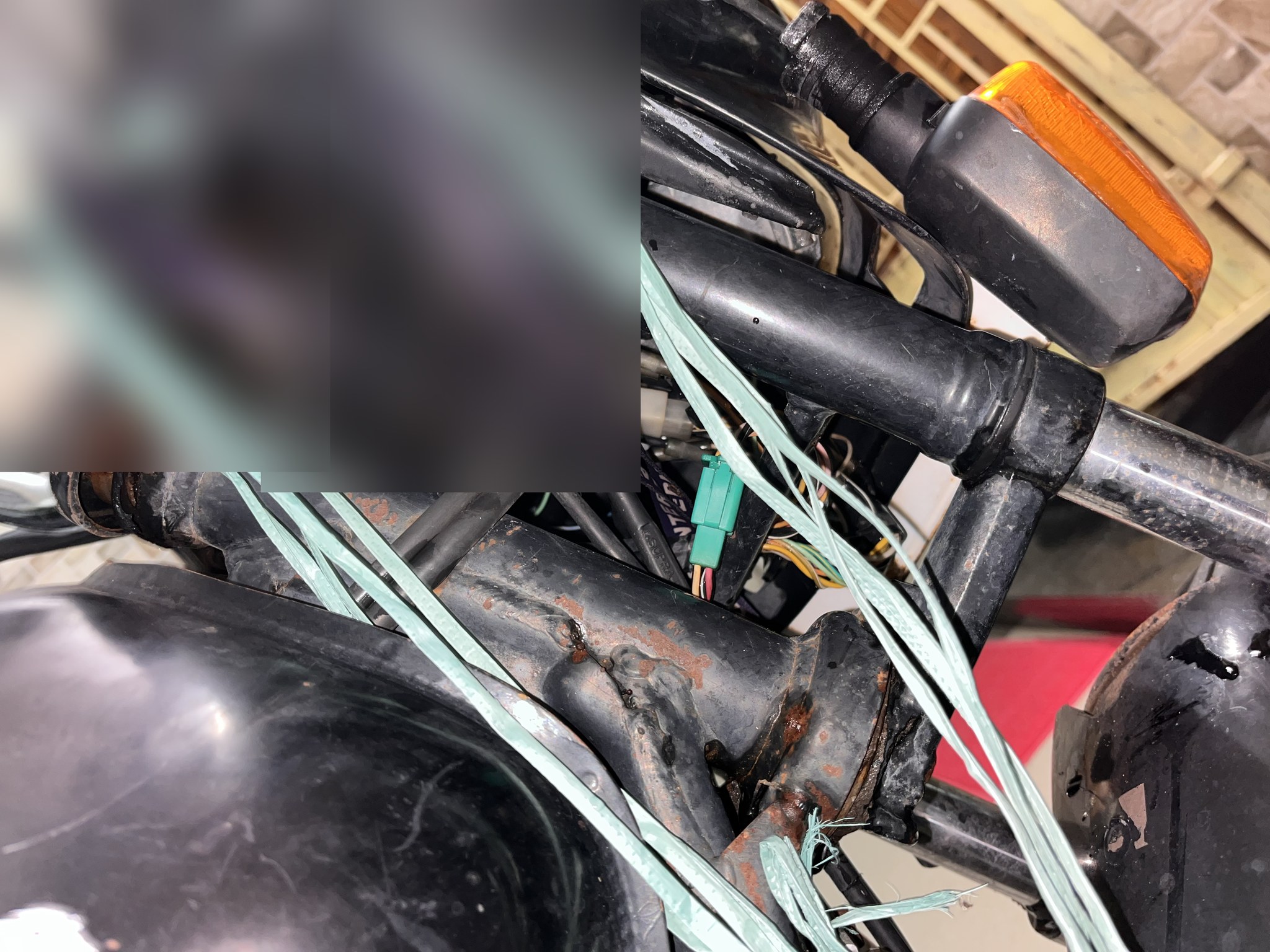 Handlebar wiring and connectors during rework